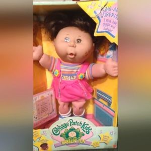 Vintage Cabbage Patch kids 1998 babbling fun amber Regina doll, New in factory.